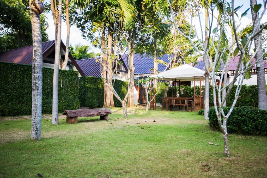 At Samui Haus Hotel Липа Ной Екстериор снимка