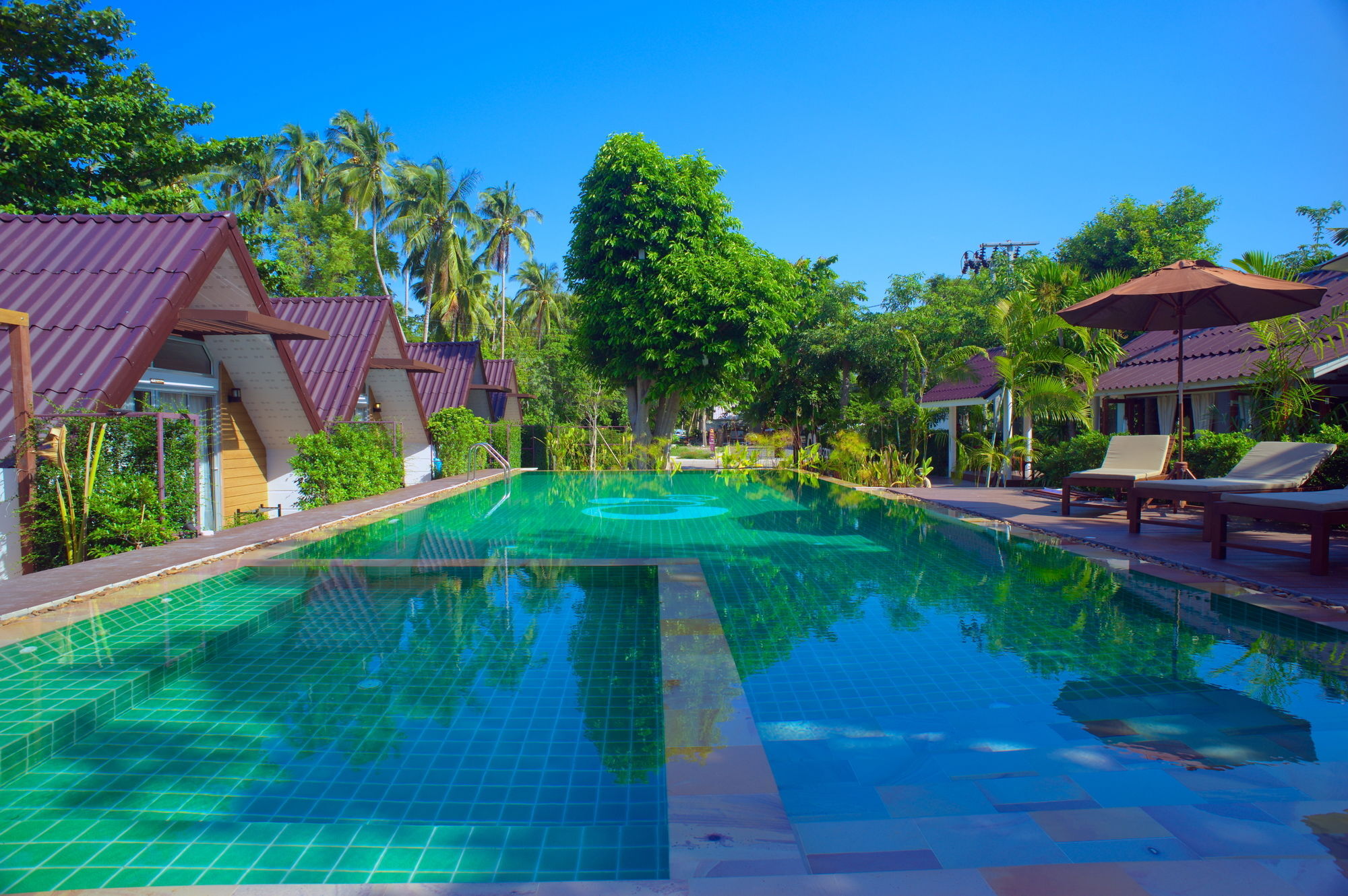 At Samui Haus Hotel Липа Ной Екстериор снимка