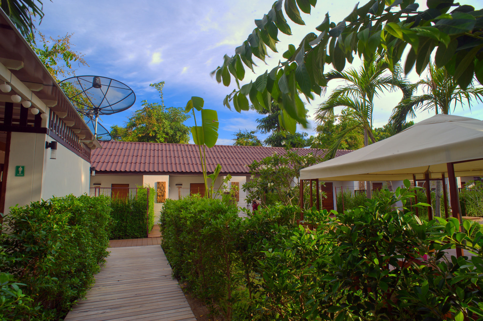 At Samui Haus Hotel Липа Ной Екстериор снимка